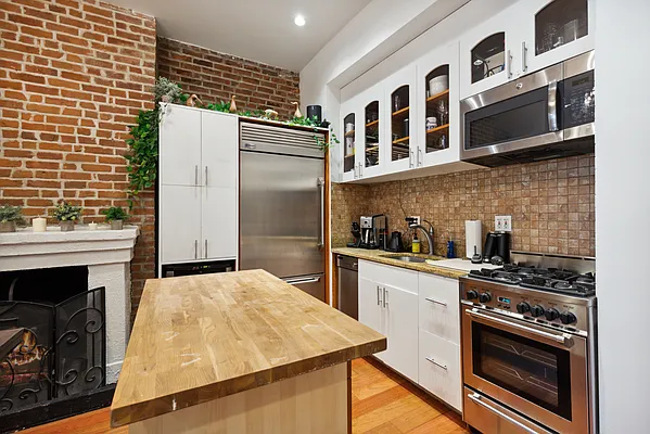 Rented by Corcoran | media 17