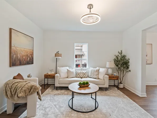 906 Cleveland Ave, Des Moines, IA 50316