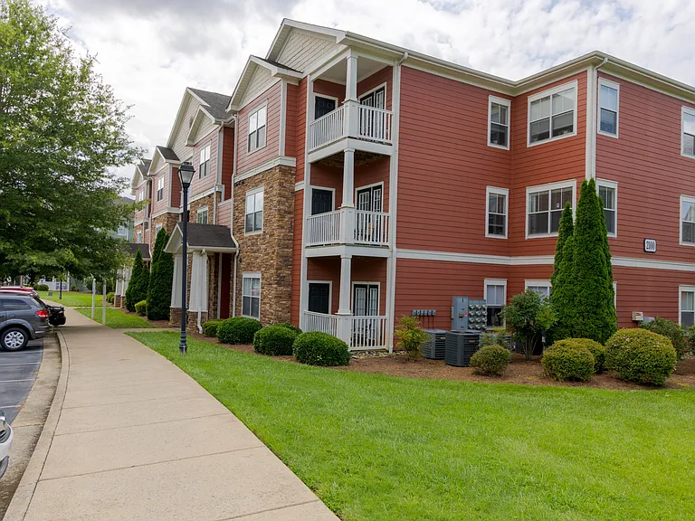 Knob Creek Apartments — Photo 19