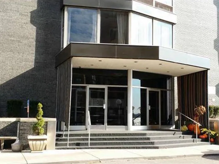8200 E Jefferson Ave #1407 — Photo 23