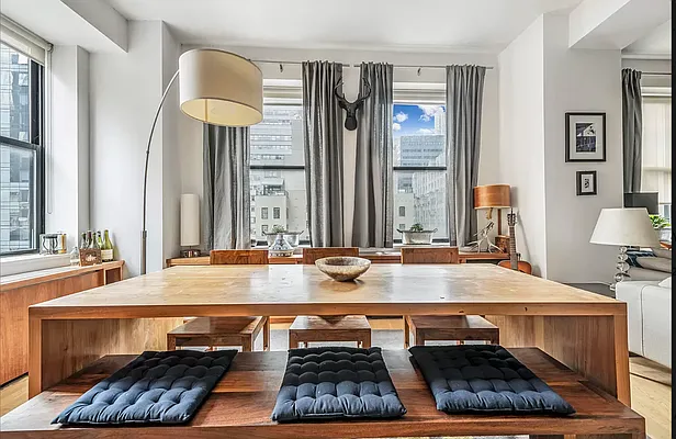 Rented by Compass | media 22