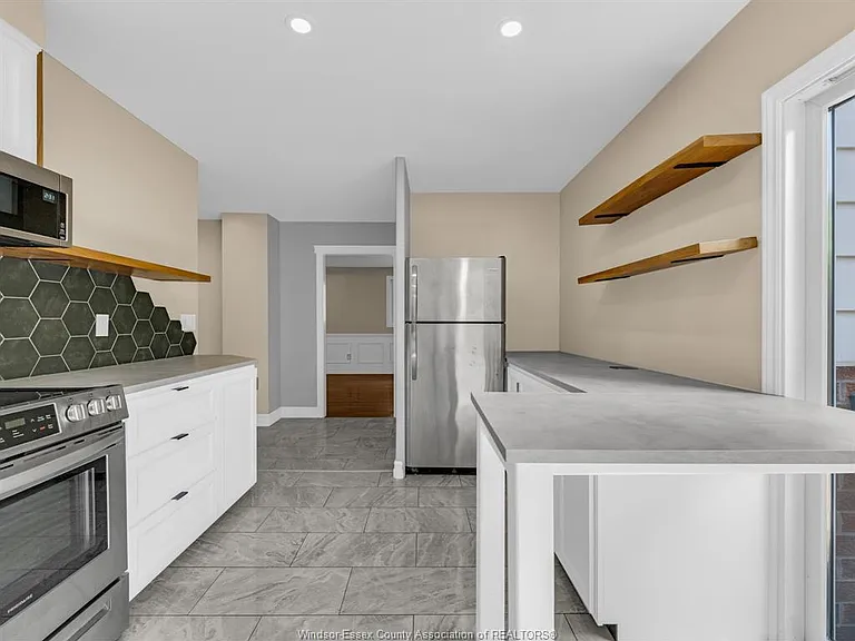 2823 Garvey Cres — Photo 12