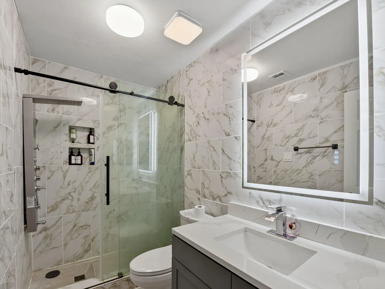 3 bed, 2.0 bath, 1699 sqft, $2,100 — Photo 3