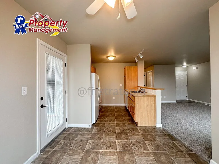 10151 W Garverdale Ln #201 — Photo 9