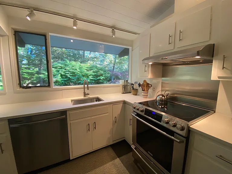 Dolan Dr — Photo 12
