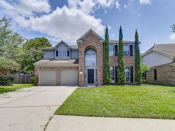 3rd image of 934 Garden Land Ct