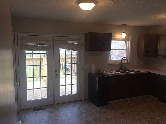 Kitchen w/ French doors
