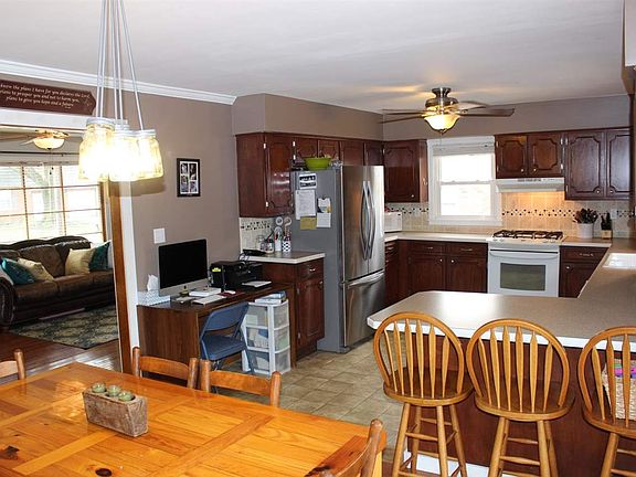 5th image of 612 Bartlett Dr