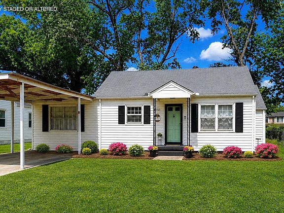 2nd image of 4911 Carolyn Ln