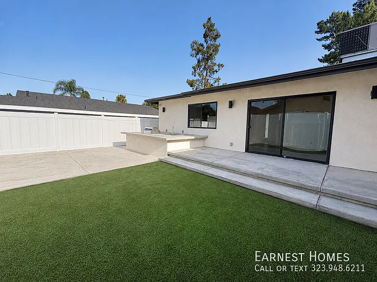 16701 Chatsworth St — Photo 24