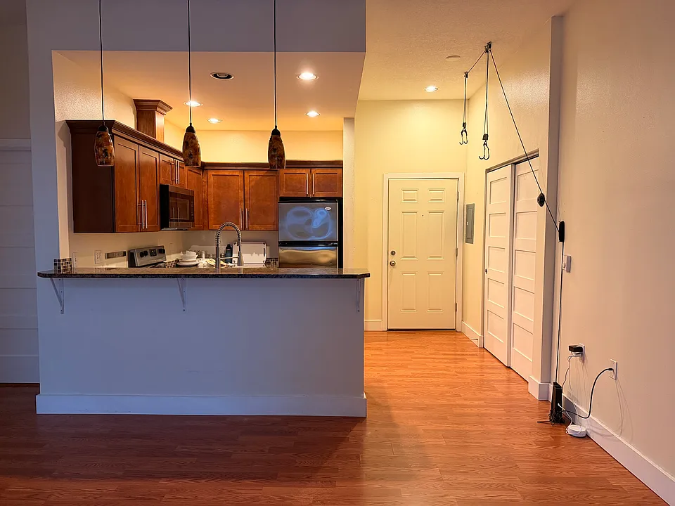 231 Belmont Ave E #110