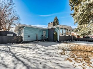 8043 N Elbow Dr SW, Calgary, AB T2V 1K5
