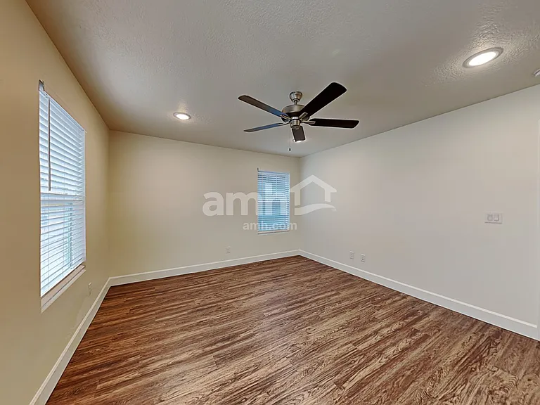 11031 S Kitty Hawk Rd — Photo 8