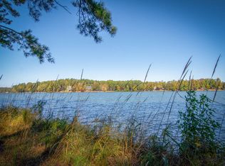 1020 N Shore Ct, Greensboro, GA 30642