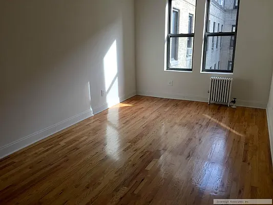 Rented by Sovereign Associates | media 25