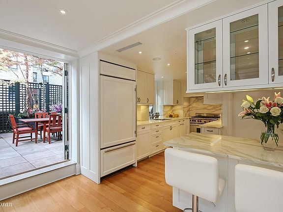 3rd image of 52 E 72nd St #Penthouse B