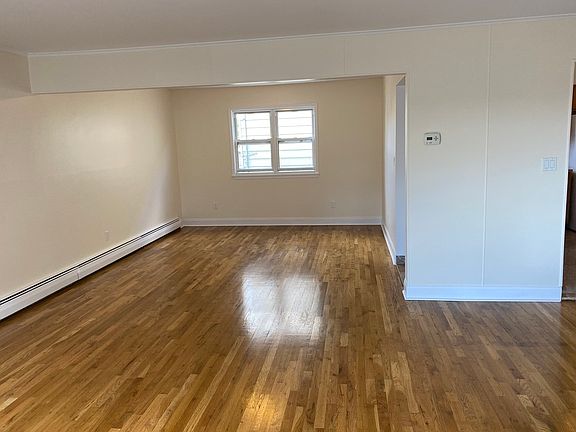 4th image of 67-46 75th St #1