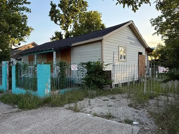 5113 Hirsch Rd, Houston, TX 77026