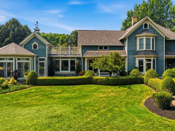 12921 N Fox Hollow ROAD, Mequon, WI 53097