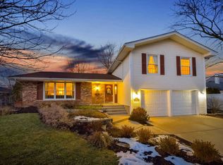 23W270 Cambridge Ct, Glen Ellyn, IL 60137