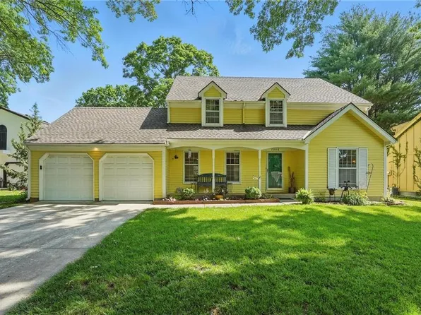 7908 Rosehill Rd, Lenexa, KS 66215