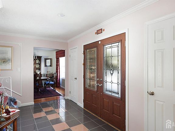 5th image of 142 Monmouth Rd