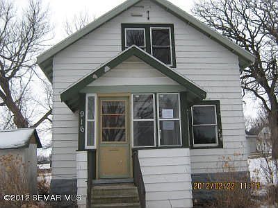 2nd image of 916 2nd St NW