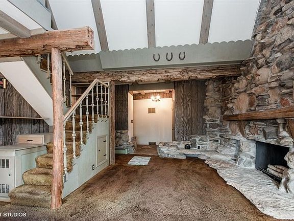 03_299137thSt_165_LivingRoom_LowRes