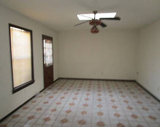 4th image of 6485 S Main St