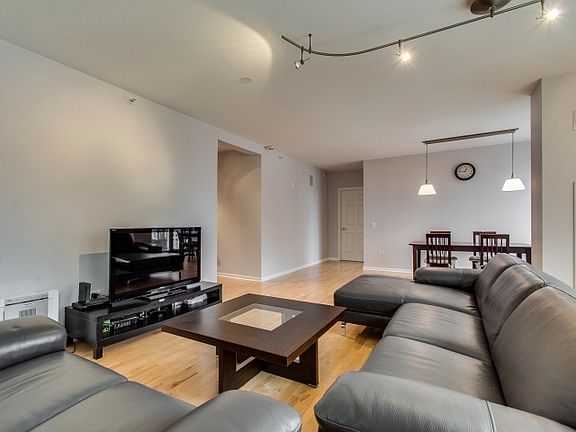 4th image of 635 N Dearborn St APT 1105