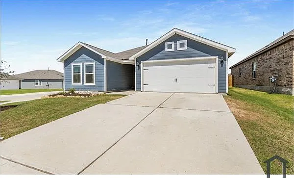 932 American Flyer Blvd — Photo 1