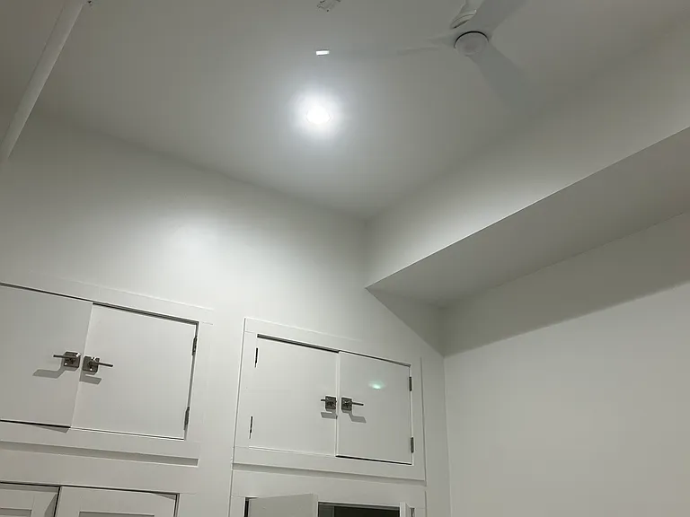 14' bedroom ceiling with fan