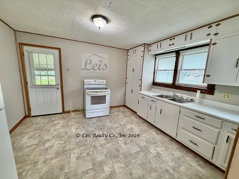 417 N West St — Photo 4
