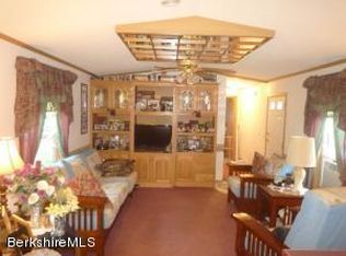 26 Gwenn Ln, West Stockbridge, MA 01266