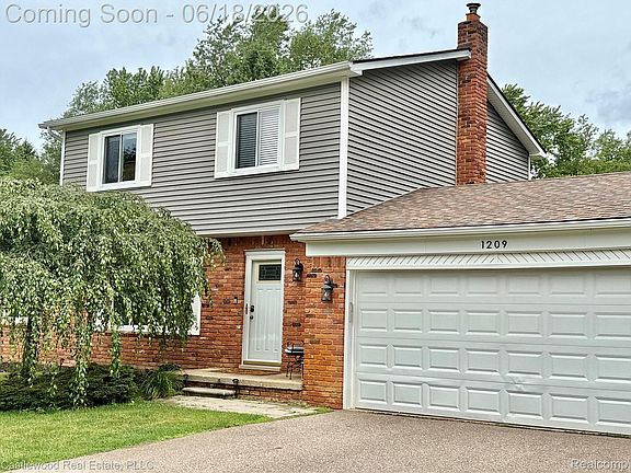 3rd image of 1209 Bay Ridge Dr