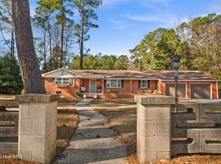 241 Oak Street, Wallace, NC 28466