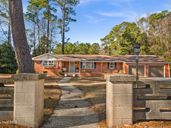 241 Oak Street, Wallace, NC 28466