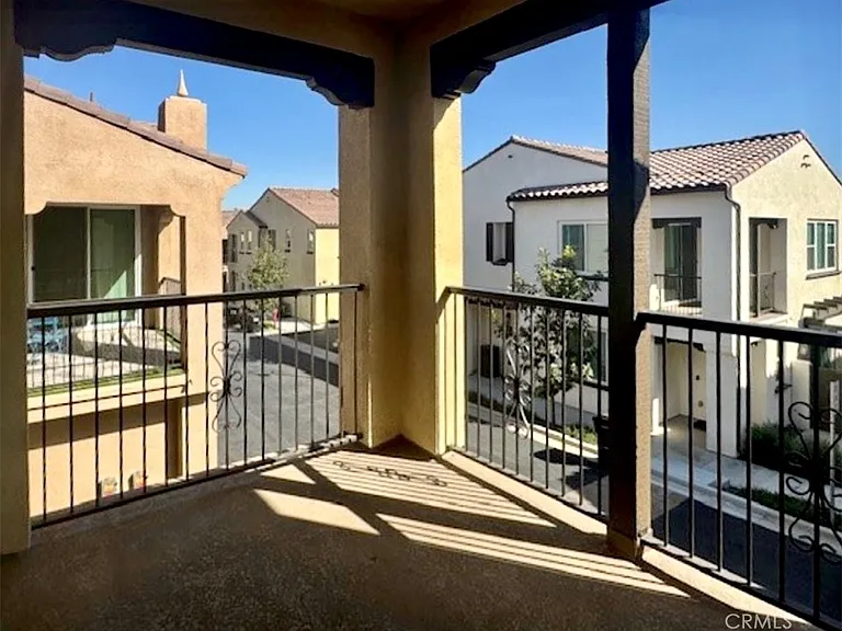 2353 Village Ct — Photo 2