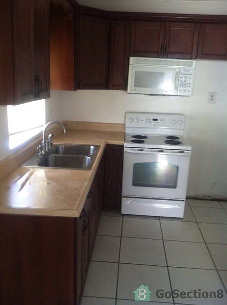 2nd image of 4270 NW 3rd Ave