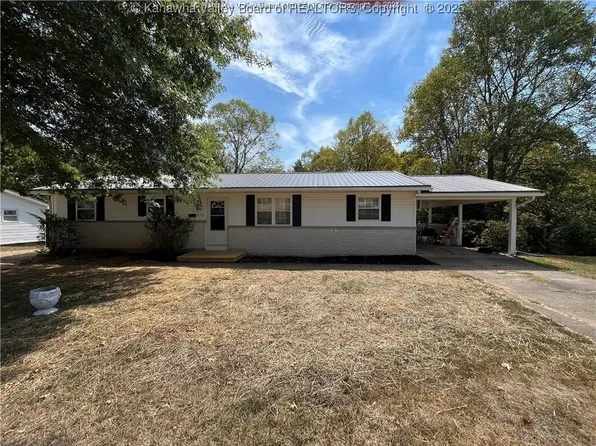 226 Simmons Dr, Ripley, WV 25271