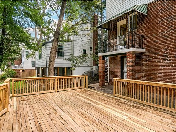 Lower rear deck