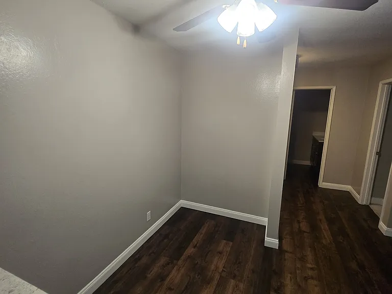 520 Van Buren Avenue — Photo 13