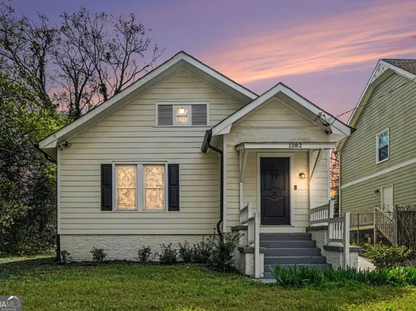 1382 Elizabeth Ln, East Pt, GA 30344