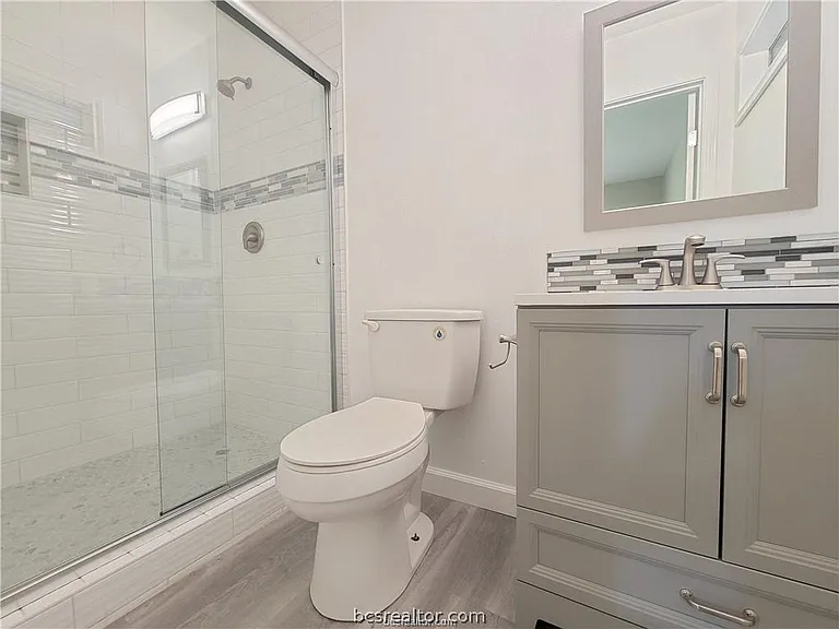 1409 Broadmoor Dr — Photo 10