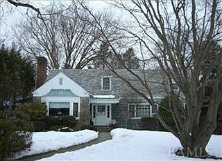 1st image of 9 Soundview Dr