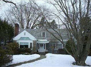 9 Soundview Dr, Eastchester, NY 10709