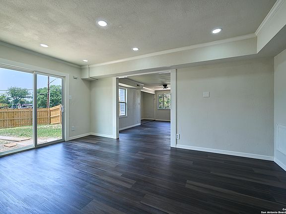 4th image of 202 HIALEAH AVE