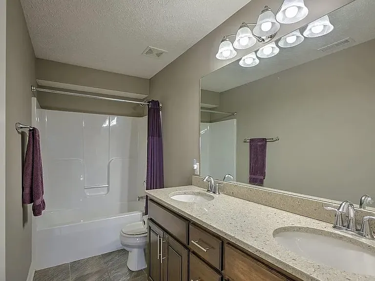 4318 S 198th St — Photo 27