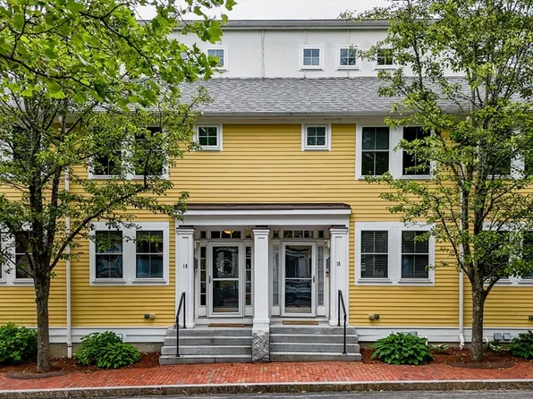 129 Merrimac St Unit 19, Newburyport, MA 01950