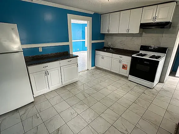 294 Tolland St #2F — Photo 3